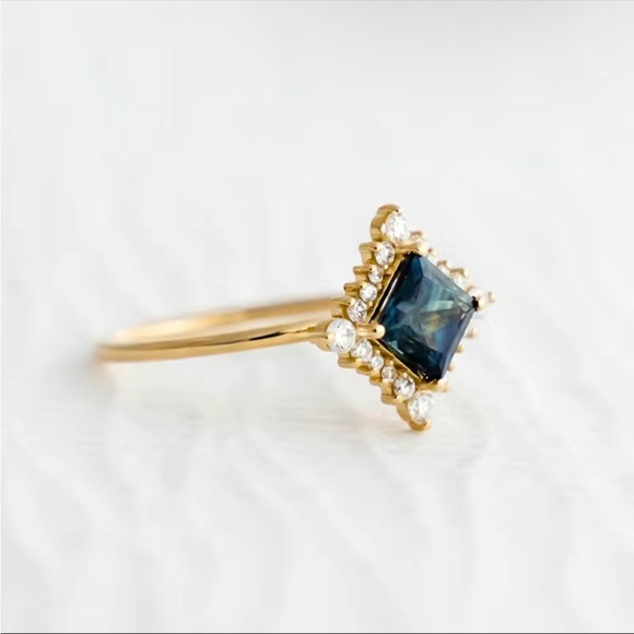 New 18K Gold Plated Dainty Promise  Square Shape Shiny Zircon Elegant Ring - Picture 2 of 7